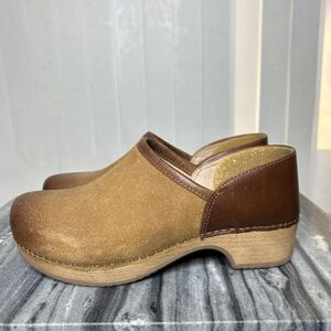 Dansko Brenna Tan Burnished Suede Clogs Size 37